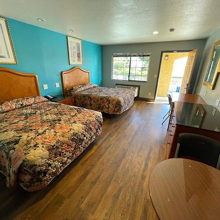 קסטרו ואלי Travelers Inn מראה חיצוני תמונה
