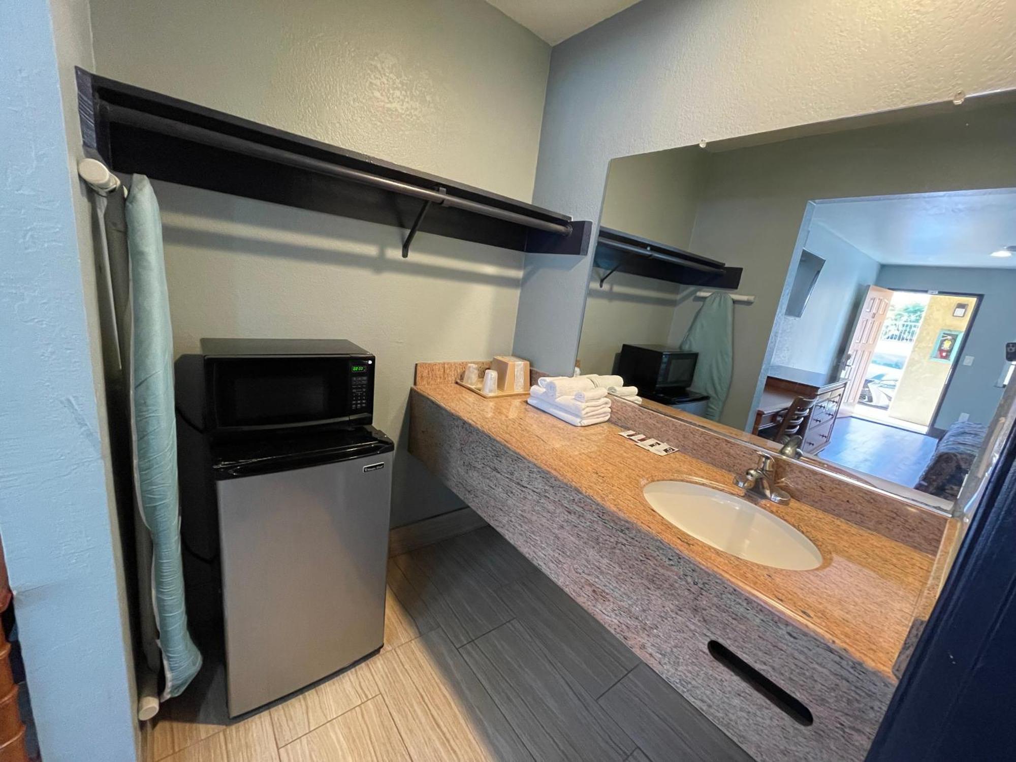 קסטרו ואלי Travelers Inn מראה חיצוני תמונה